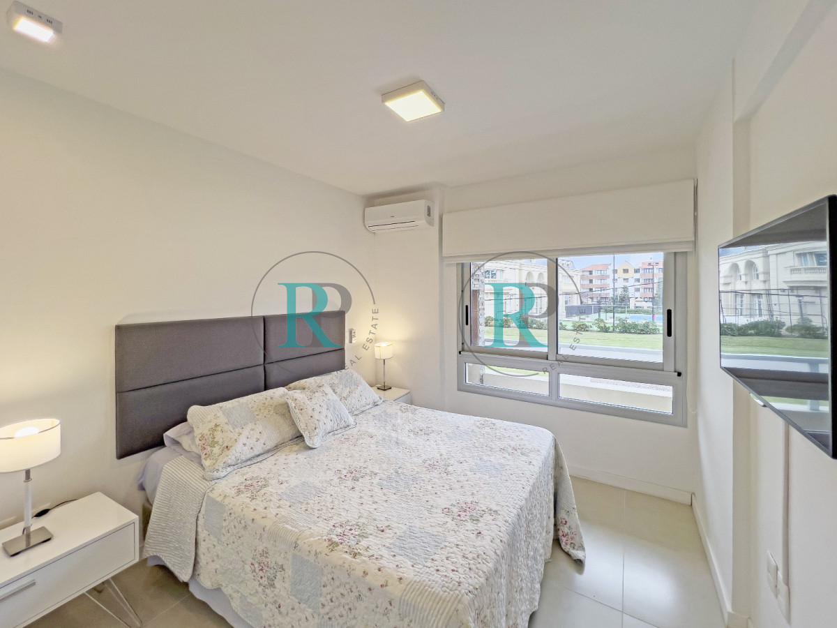 Apartamento ID.2519 - VENTA APARTAMENTO 1 DORMITORIO PLAYA MANSA PUNTA DEL ESTE