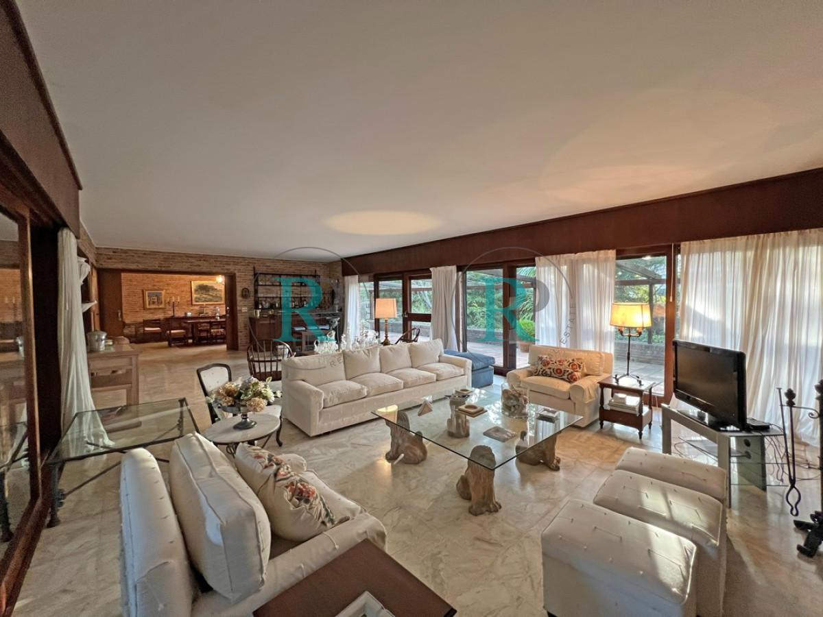 Casa ID.2073 - Residencia en venta ubicada en la mansa - Punta del Este