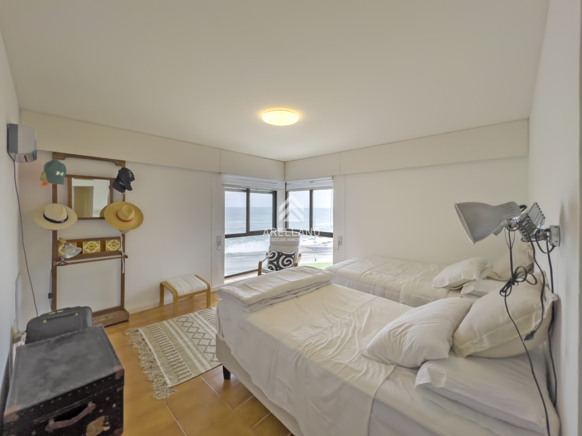Apartamento ID.5825 - Venta apartamento Península Punta del Este, 4 dormitorios, 5 baños