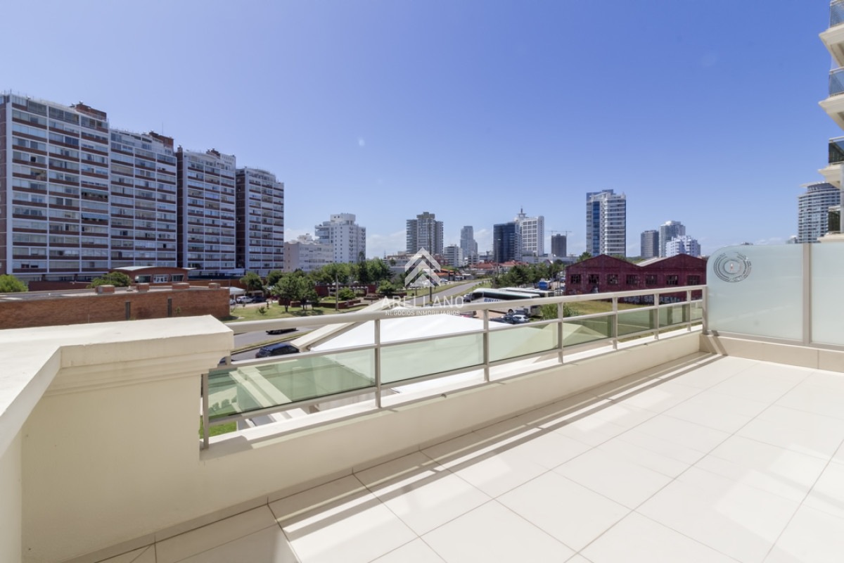 Apartamento ID.4189 - Apartamento en venta y alquiler en Brava Punta del Este, 3 dormitorios, 4 baños
