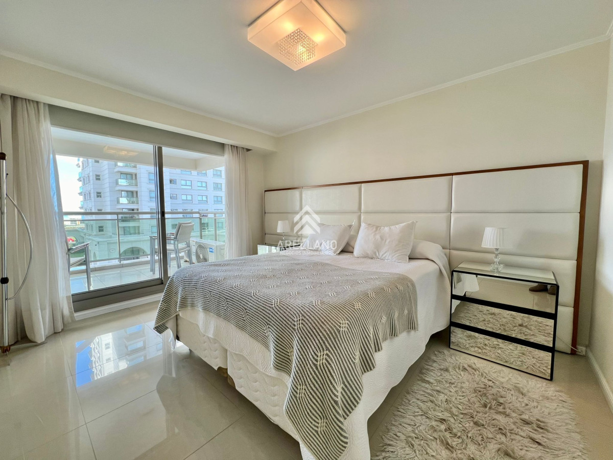 Apartamento ID.4189 - Apartamento en venta y alquiler en Brava Punta del Este, 3 dormitorios, 4 baños