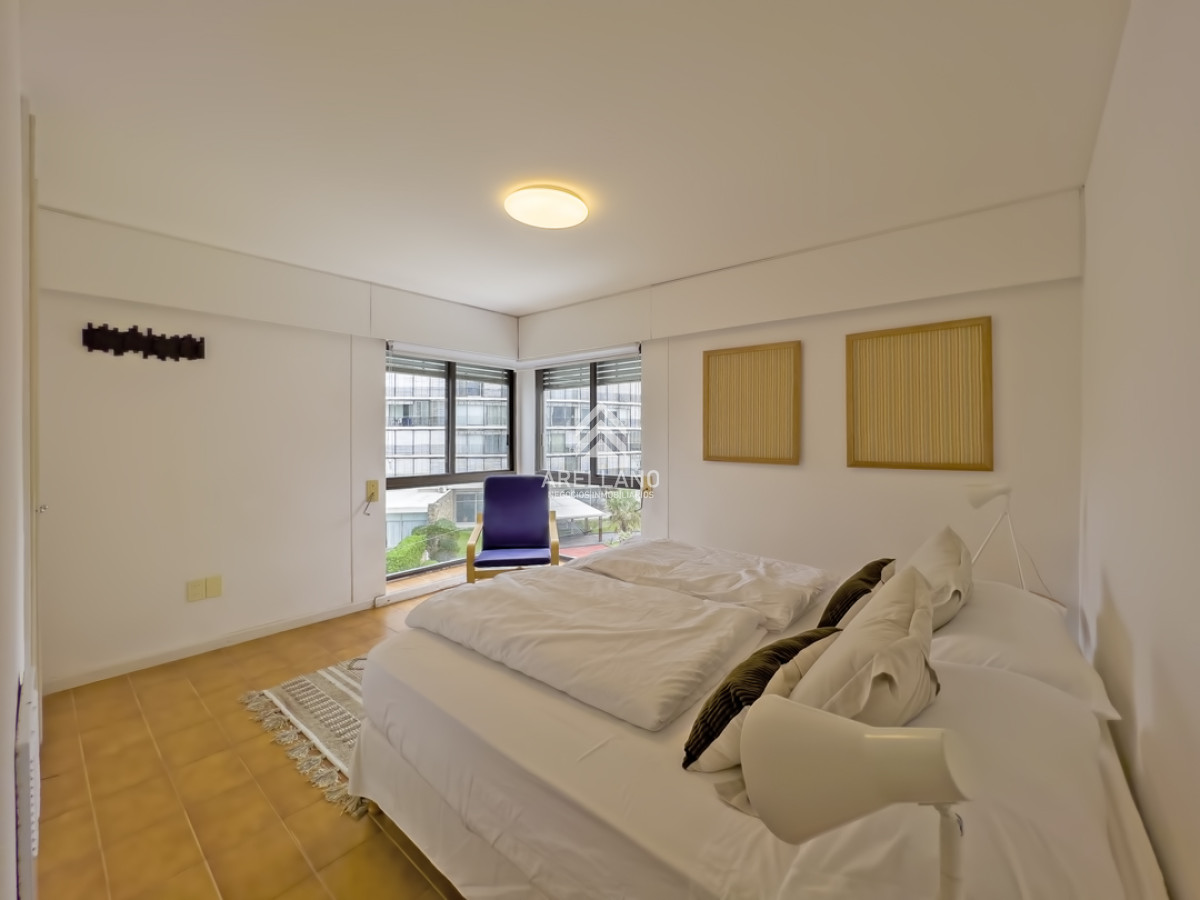 Apartamento ID.5825 - Venta apartamento Península Punta del Este, 4 dormitorios, 5 baños