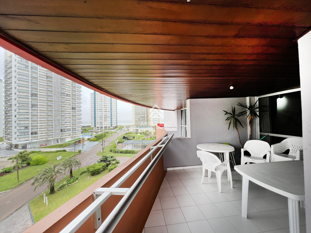 Apartamento ID.5619 - Venta Apartamento 2 Dormitorios Playa brava  Punta del Este
