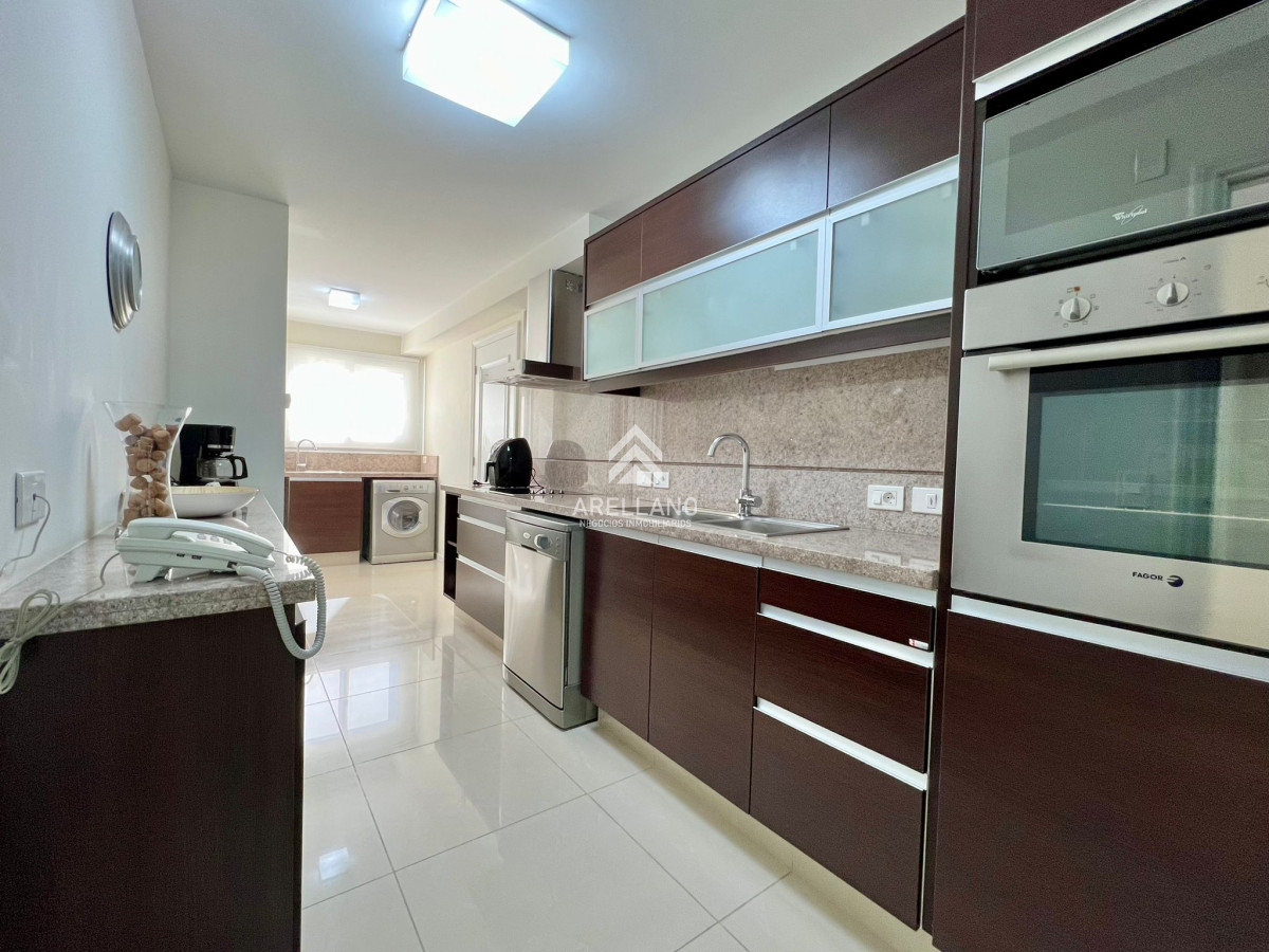 Apartamento ID.4189 - Apartamento en venta y alquiler en Brava Punta del Este, 3 dormitorios, 4 baños