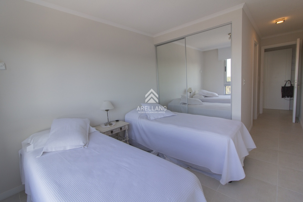 Apartamento ID.5658 - Venta apartamento 3 dormitorios 3 baños 