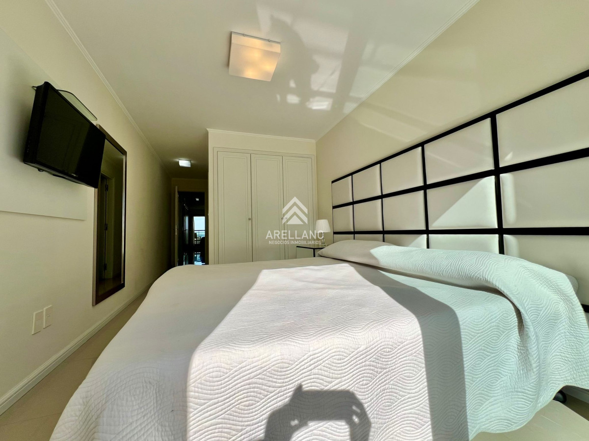 Apartamento ID.4189 - Apartamento en venta y alquiler en Brava Punta del Este, 3 dormitorios, 4 baños