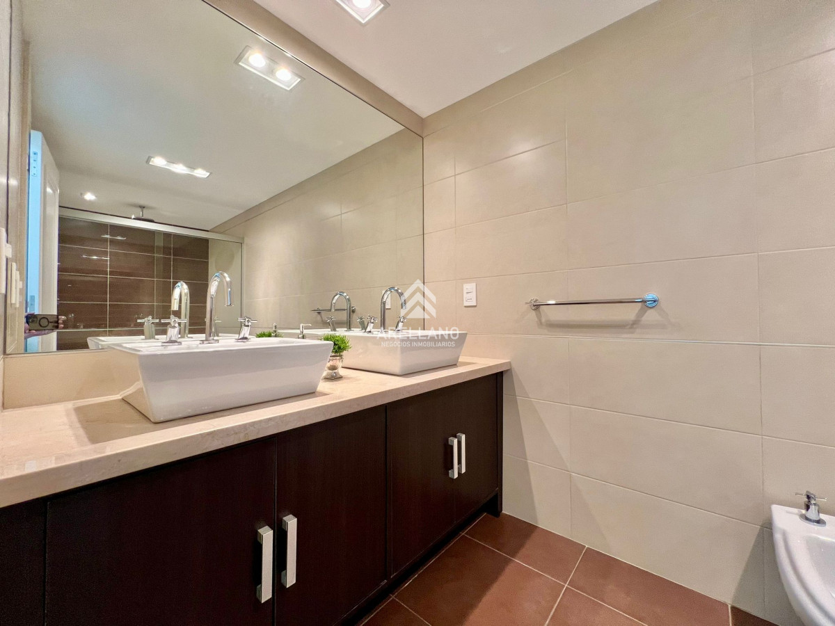Apartamento ID.4189 - Apartamento en venta y alquiler en Brava Punta del Este, 3 dormitorios, 4 baños