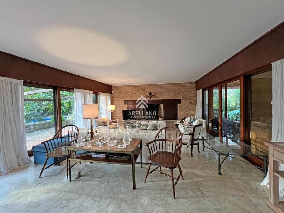 Casa ID.4093 - 4 dormitorios, playa mansa
