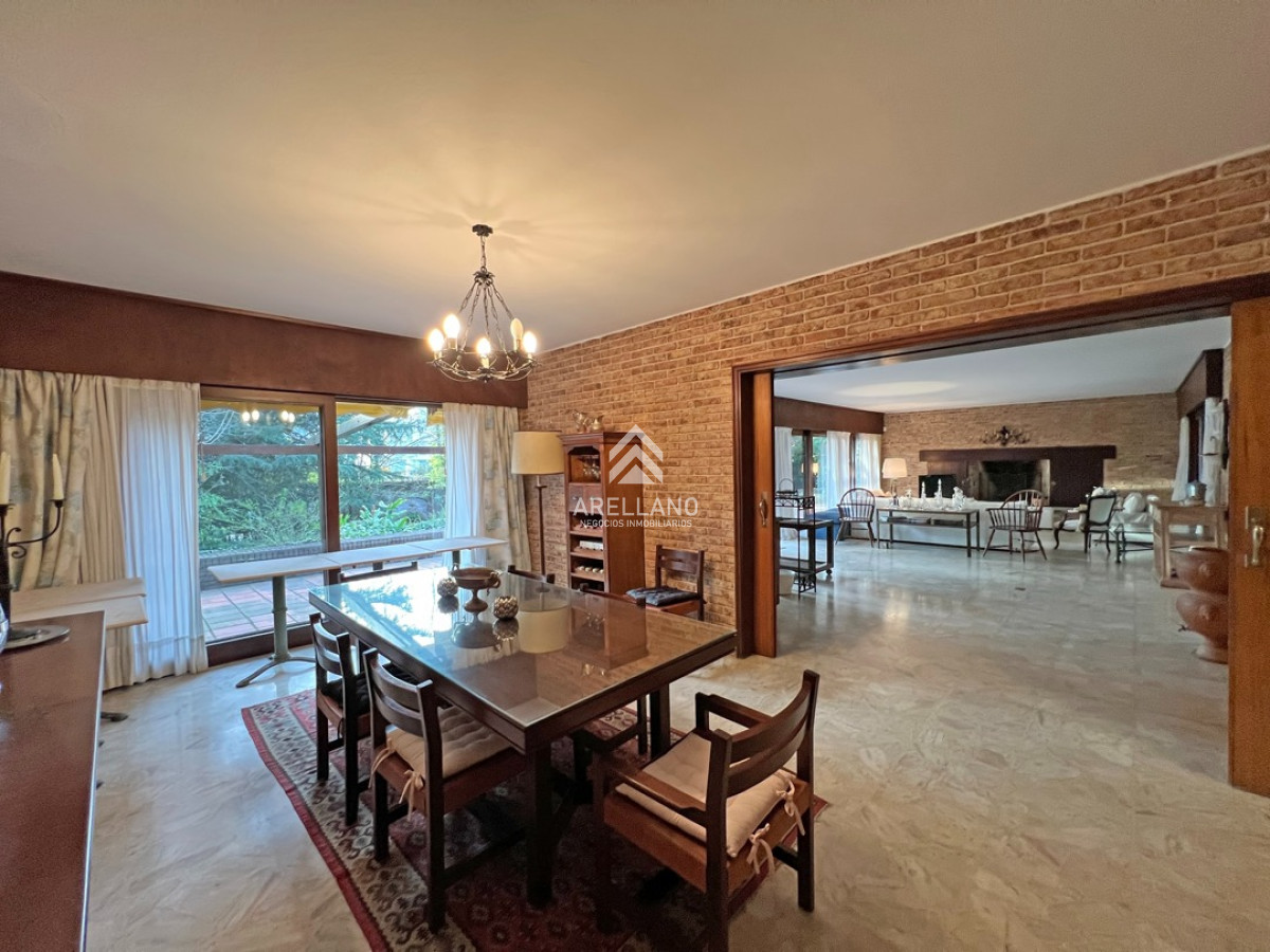Casa ID.4093 - 4 dormitorios, playa mansa