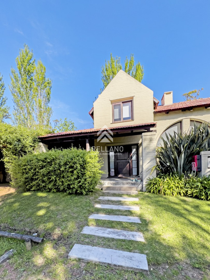 Casa ID.4369 - Casa en venta en Barrio privado