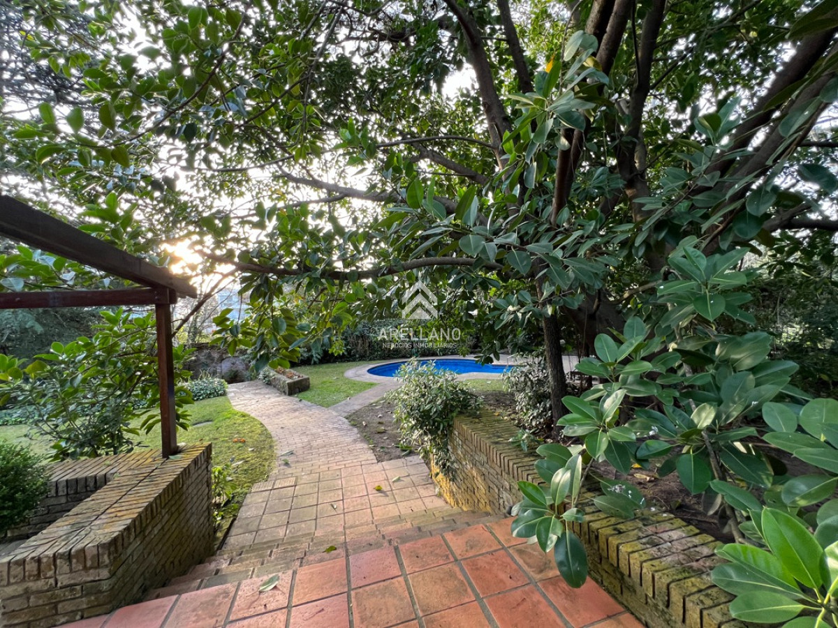 Casa ID.4093 - 4 dormitorios, playa mansa