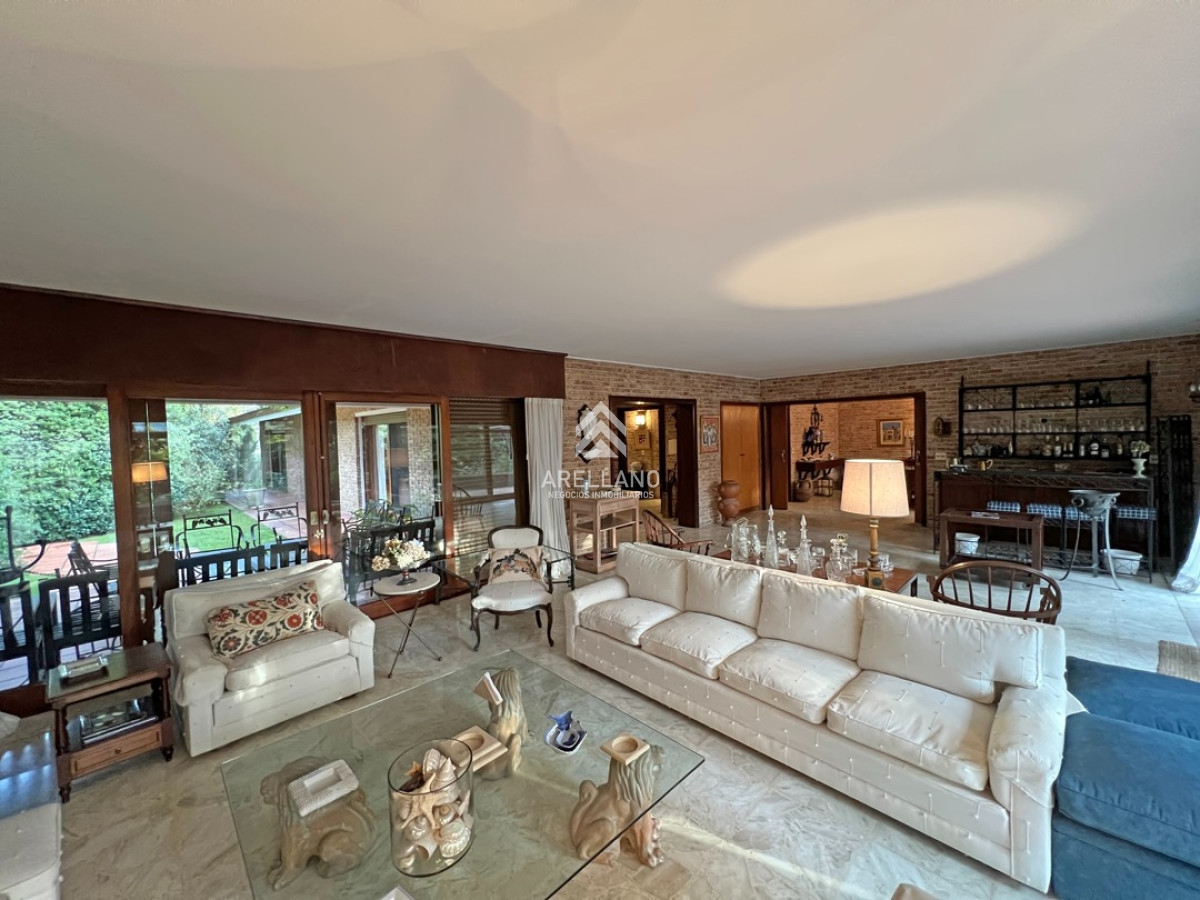 Casa ID.4093 - 4 dormitorios, playa mansa