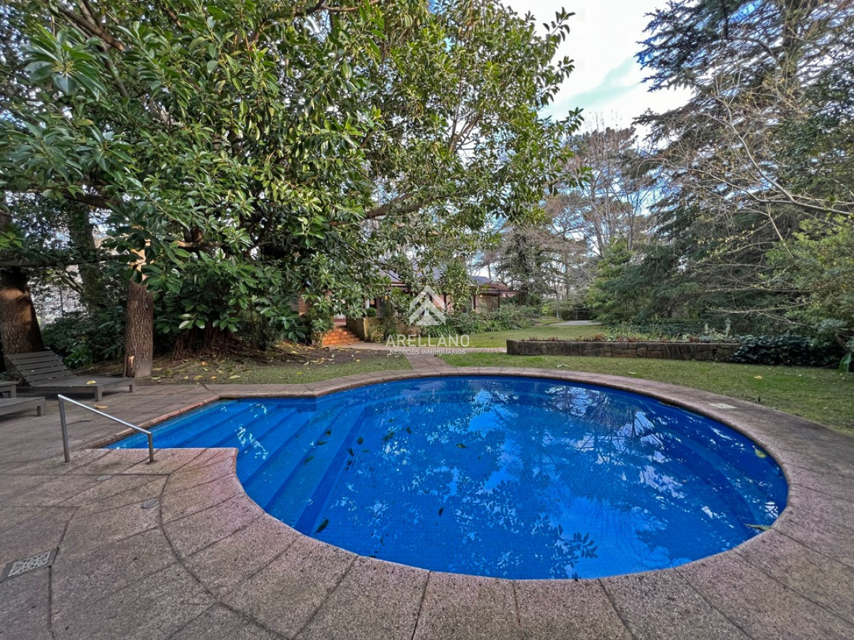 Casa ID.4093 - 4 dormitorios, playa mansa