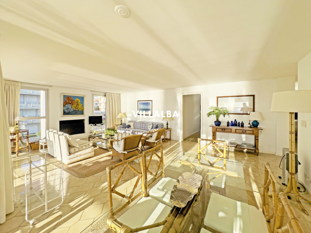 Apartamento ID.3614 - VENTA APARTAMENTO 3 DORMITORIOS PUERTO PUNTA DEL ESTE