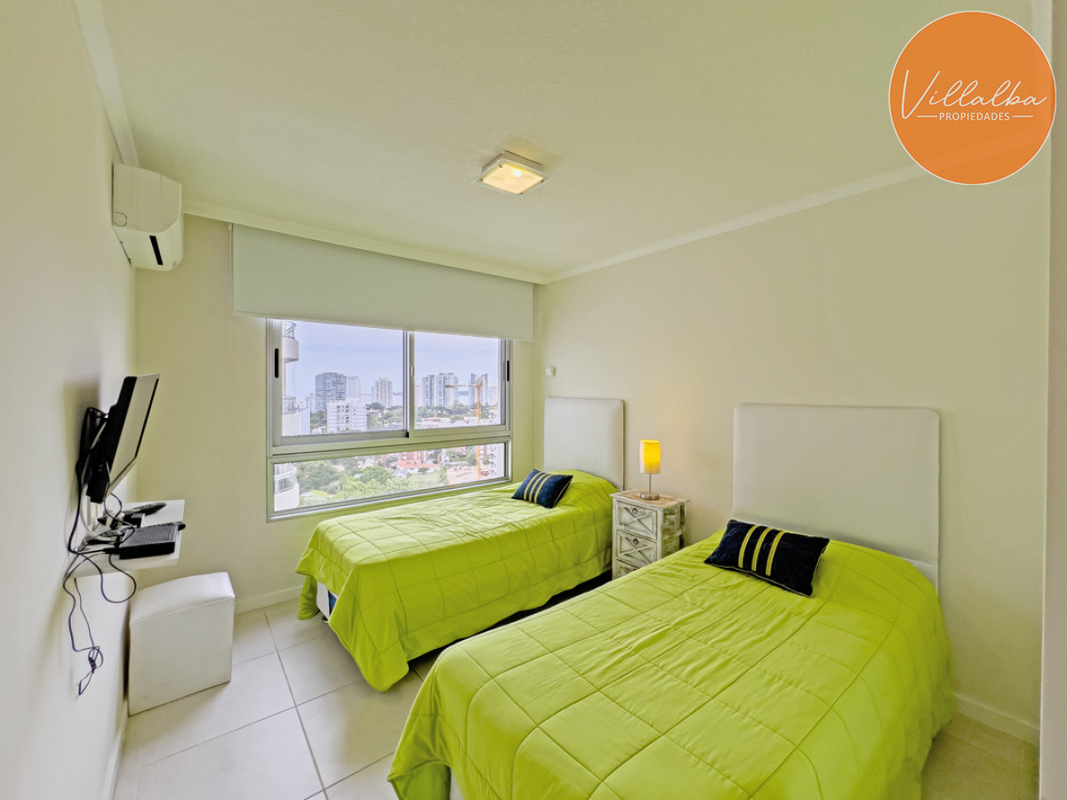 Apartamento ID.3689 - Venta Apartamento 3 Dormitorios Playa Brava Punta del Este