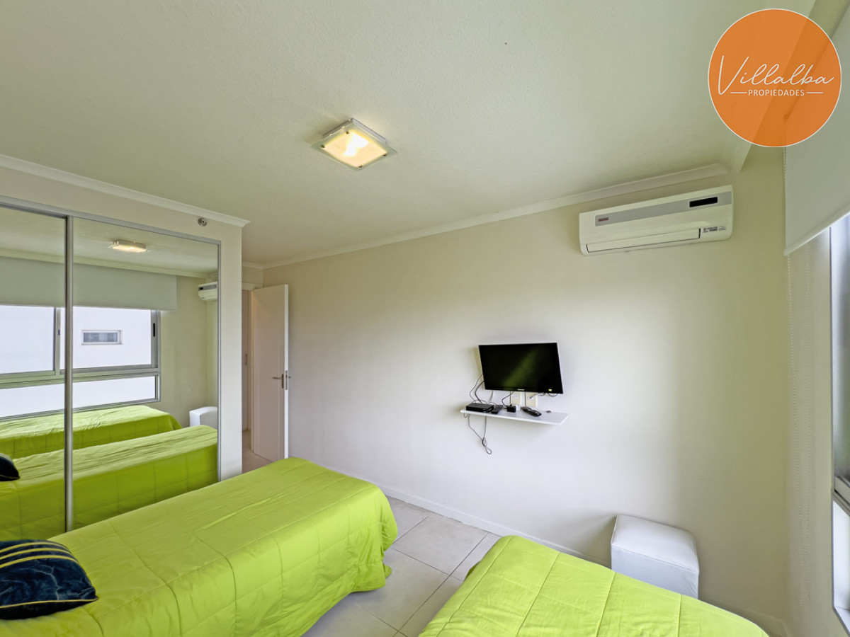 Apartamento ID.3689 - Venta Apartamento 3 Dormitorios Playa Brava Punta del Este