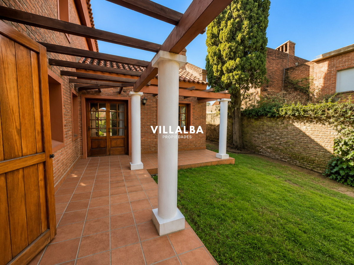 Casa ID.4763 - Excelente oportunidad en Playa Mansa