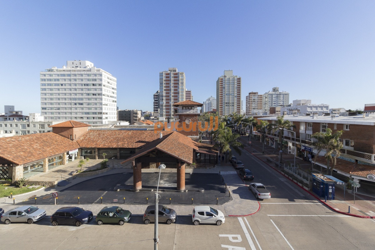 Apartamento ID.2455 - Apartamento en venta en Península Punta del Este, 2 dormitorios, 2 baños