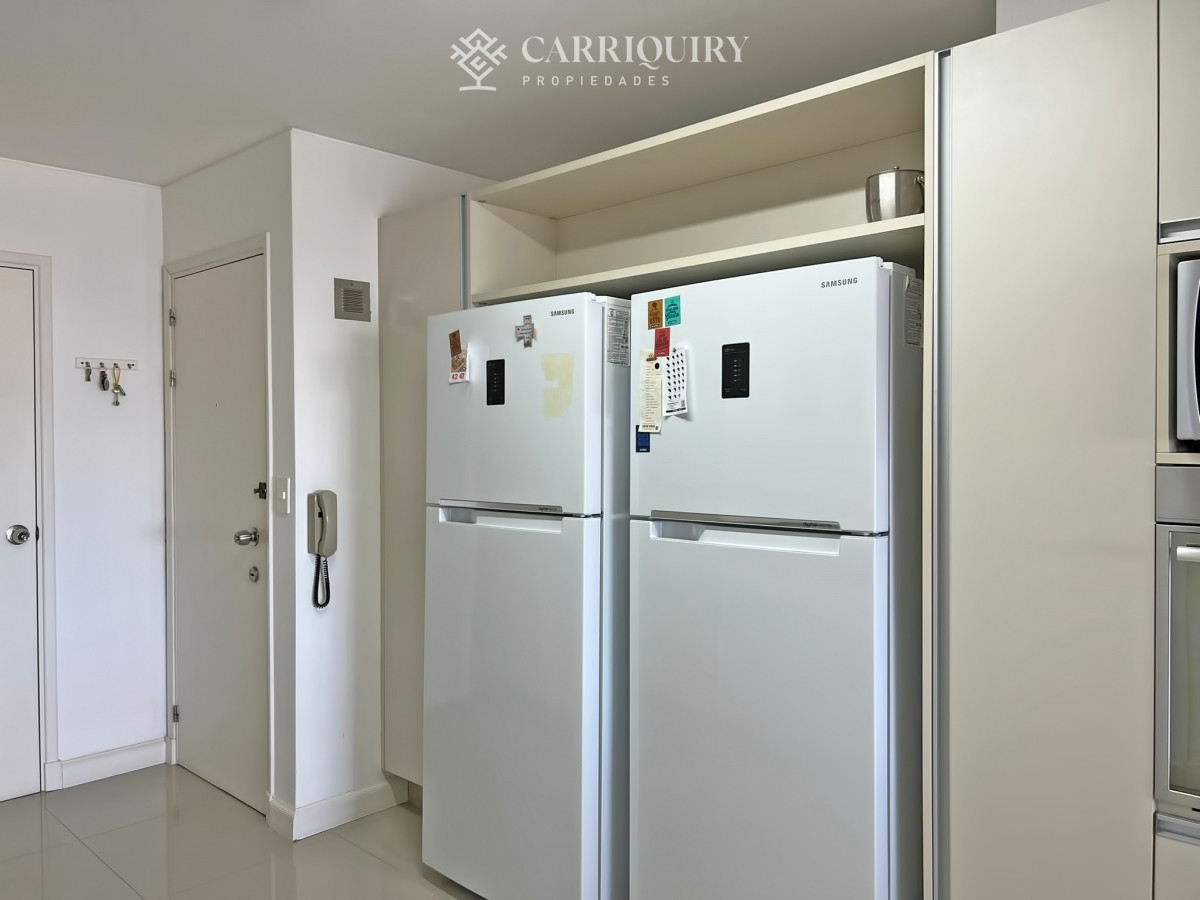 Apartamento ID.9438/Departamento-en-venta-en-Arenas-Blancas-con-vista-al-mar. - Frente al mar, reciclado en torre de gran categoría en venta 