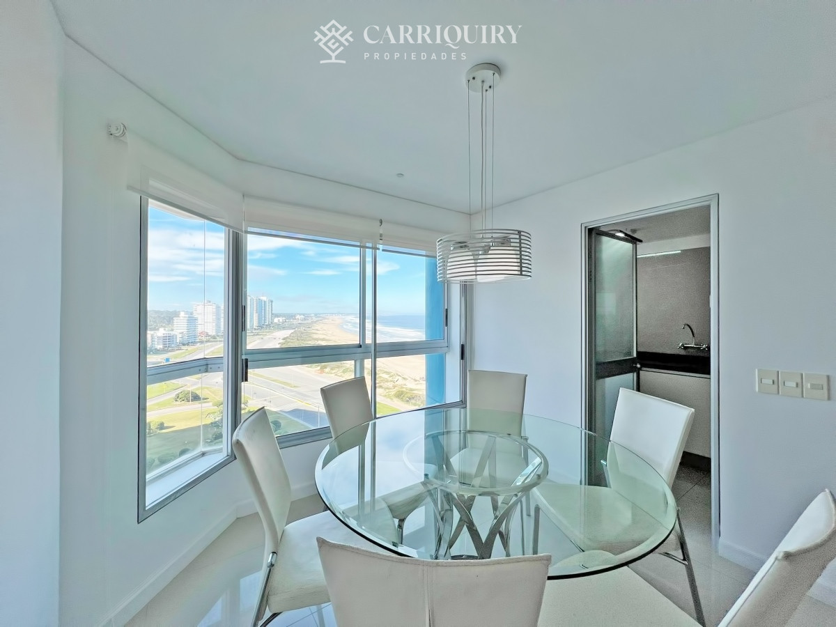Apartamento ID.9438/Departamento-en-venta-en-Arenas-Blancas-con-vista-al-mar. - Frente al mar, reciclado en torre de gran categoría en venta 