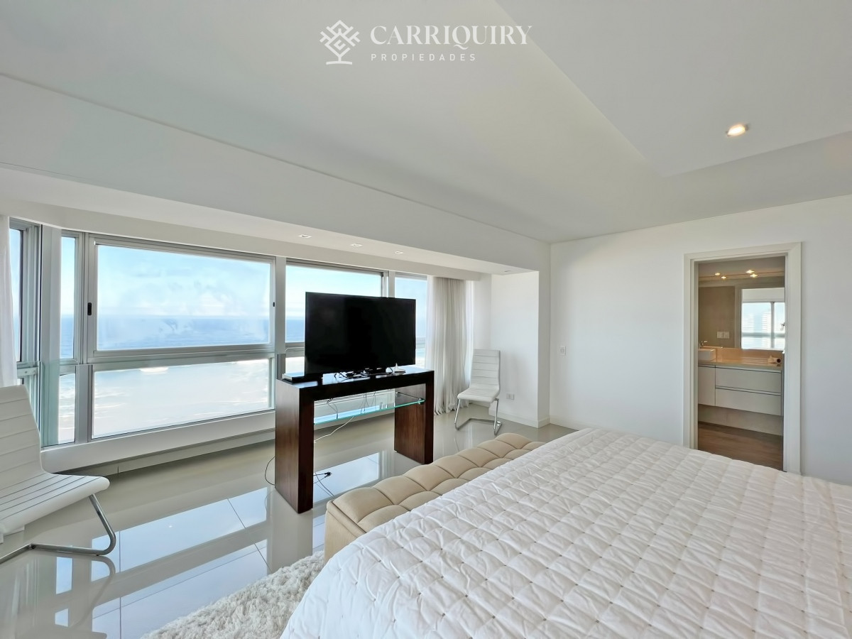 Apartamento ID.9438/Departamento-en-venta-en-Arenas-Blancas-con-vista-al-mar. - Frente al mar, reciclado en torre de gran categoría en venta 