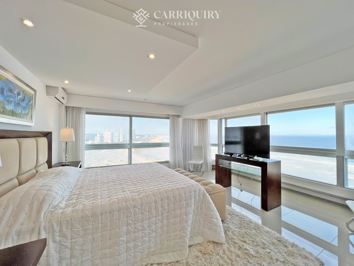 Apartamento ID.9438/Departamento-en-venta-en-Arenas-Blancas-con-vista-al-mar. - Frente al mar, reciclado en torre de gran categoría en venta 