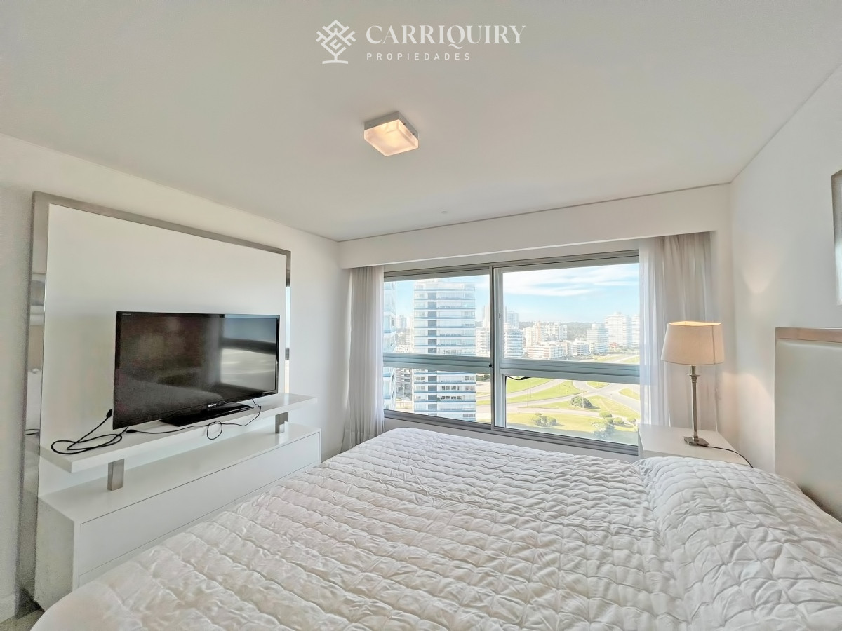 Apartamento ID.9438/Departamento-en-venta-en-Arenas-Blancas-con-vista-al-mar. - Frente al mar, reciclado en torre de gran categoría en venta 