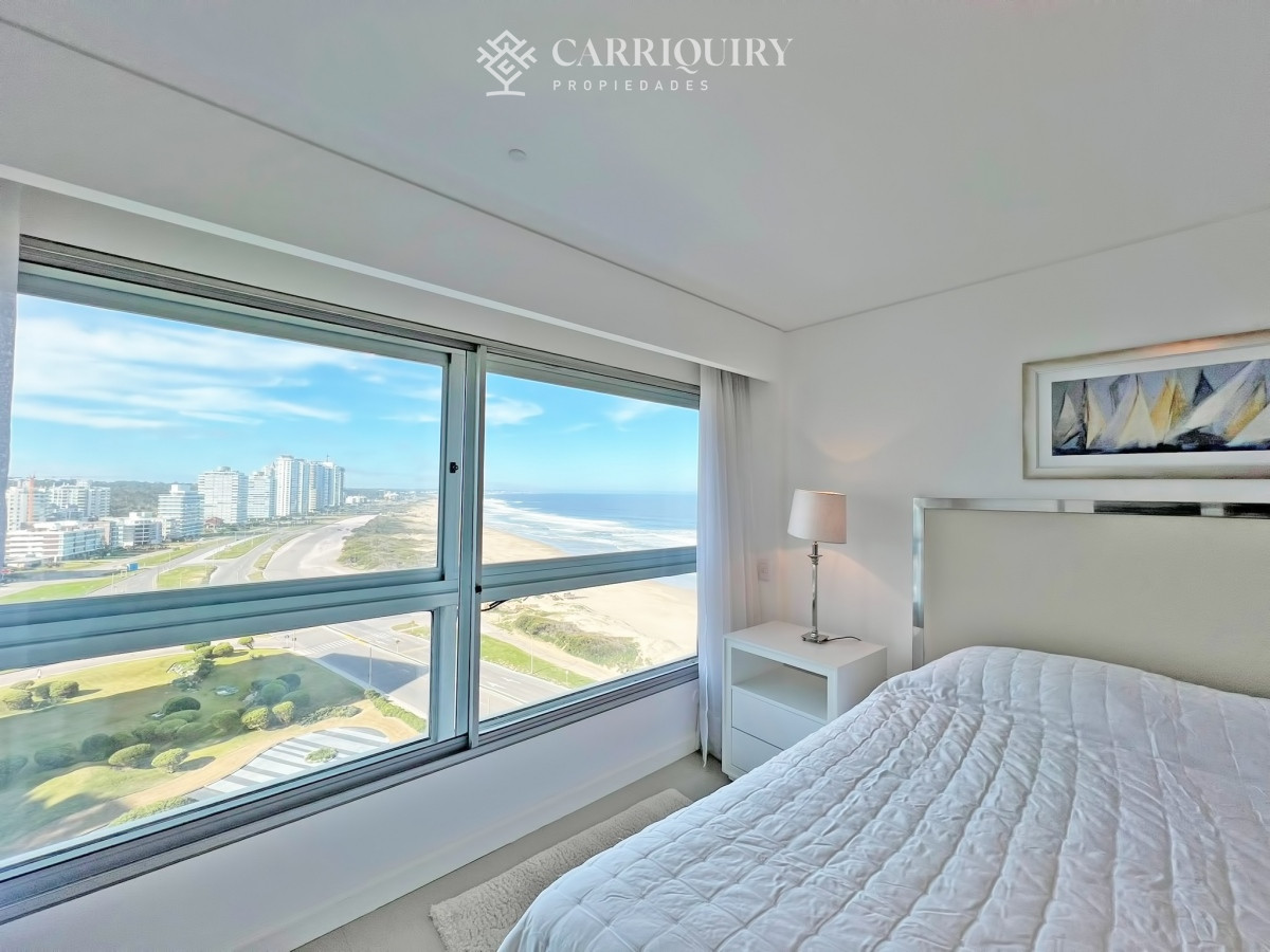 Apartamento ID.9438/Departamento-en-venta-en-Arenas-Blancas-con-vista-al-mar. - Frente al mar, reciclado en torre de gran categoría en venta 