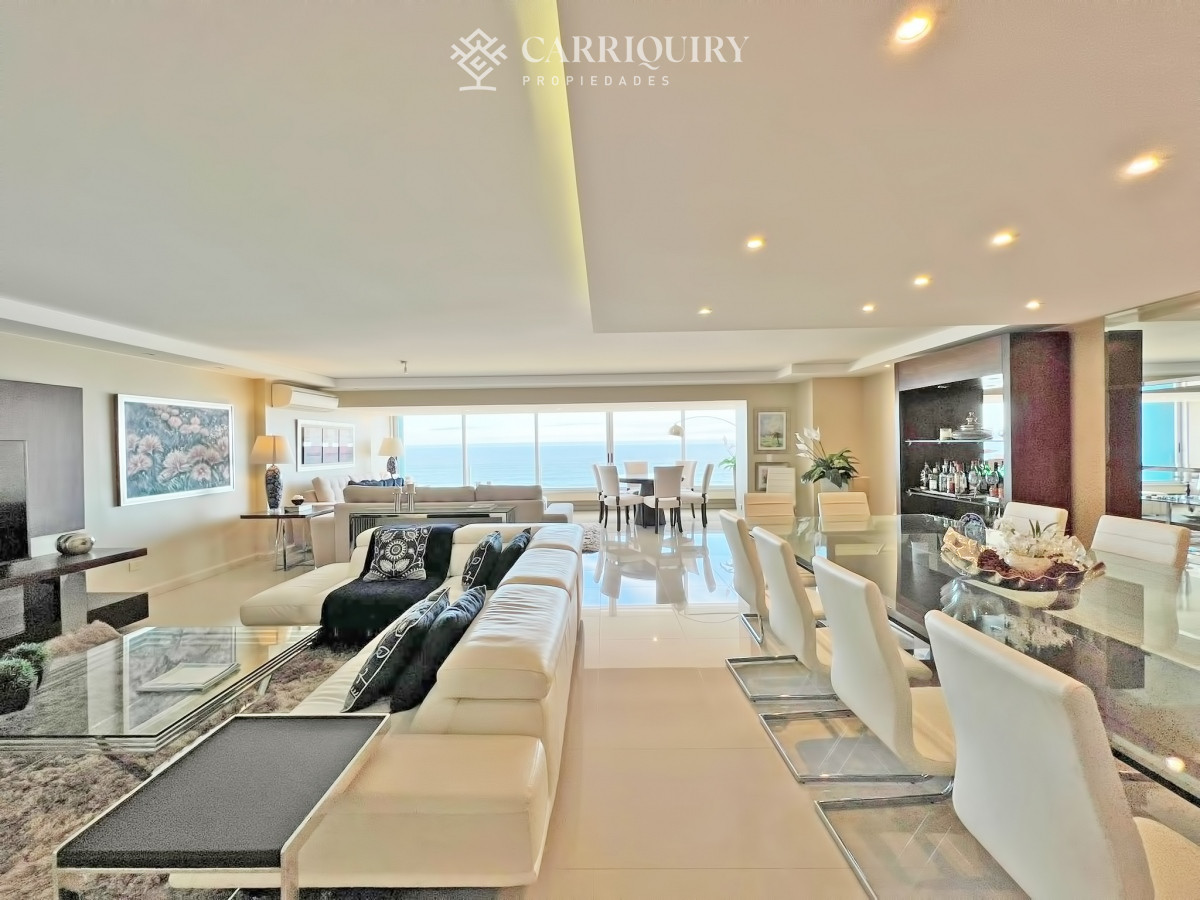 Apartamento ID.9438/Departamento-en-venta-en-Arenas-Blancas-con-vista-al-mar. - Frente al mar, reciclado en torre de gran categoría en venta 