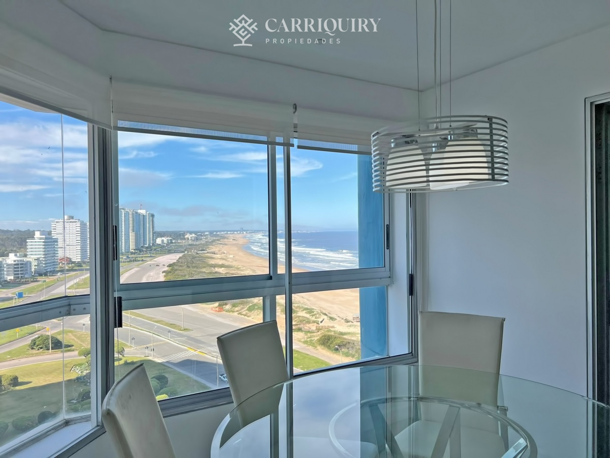 Apartamento ID.9438/Departamento-en-venta-en-Arenas-Blancas-con-vista-al-mar. - Frente al mar, reciclado en torre de gran categoría en venta 