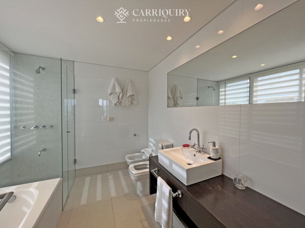 Apartamento ID.9725 - APARTAMENTO PENTHOUSE BRAVA 28  2 DORMITORIOS PUNTA DEL ESTE PLAYA BRAVA