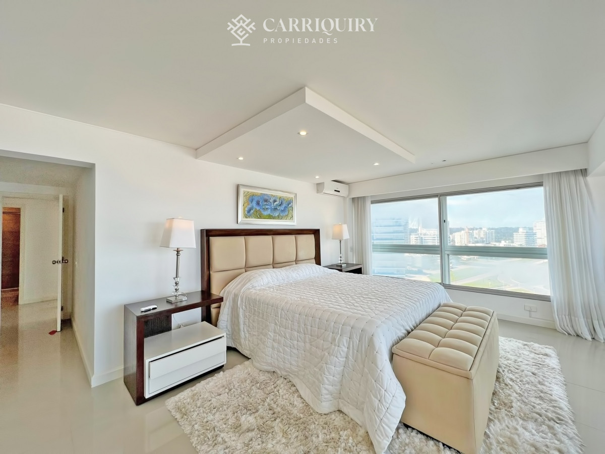 Apartamento ID.9438/Departamento-en-venta-en-Arenas-Blancas-con-vista-al-mar. - Frente al mar, reciclado en torre de gran categoría en venta 