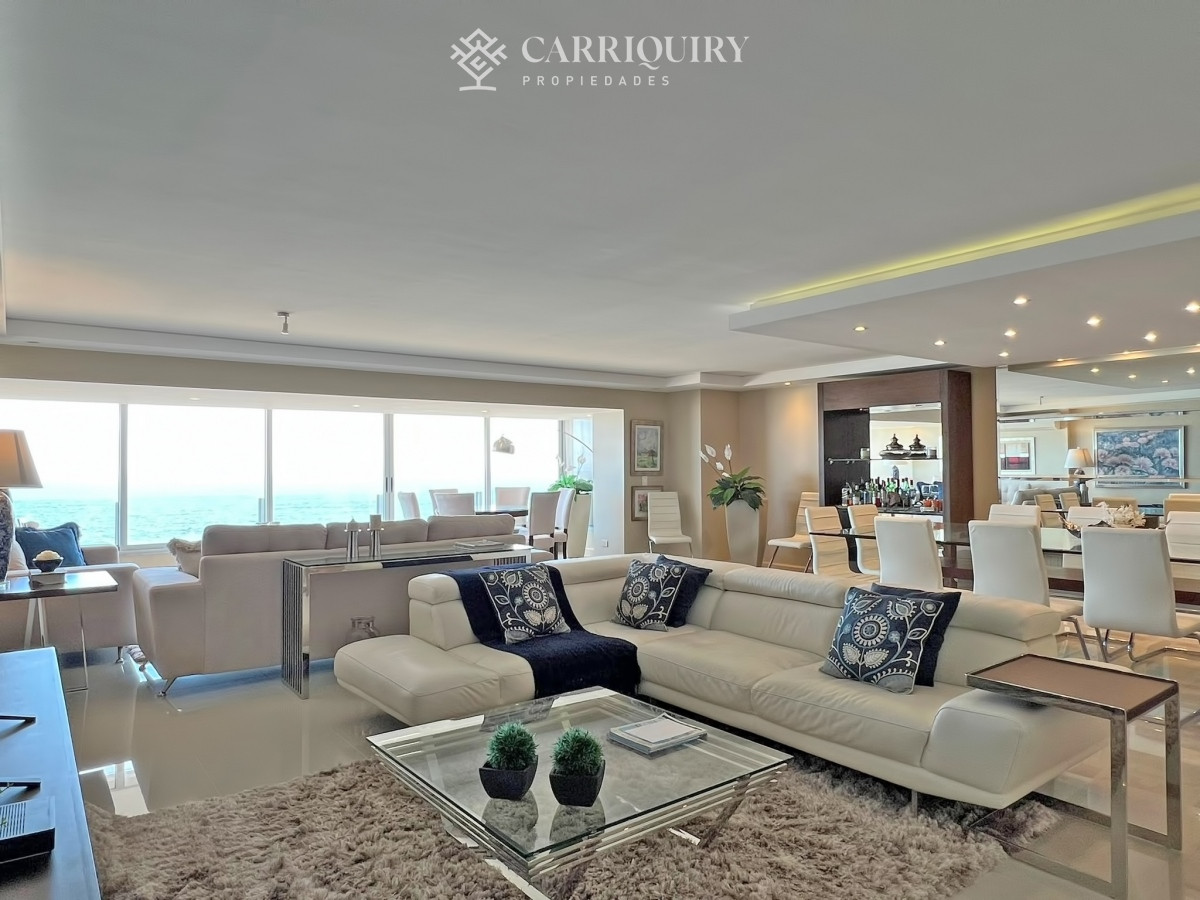 Apartamento ID.9438/Departamento-en-venta-en-Arenas-Blancas-con-vista-al-mar. - Frente al mar, reciclado en torre de gran categoría en venta 