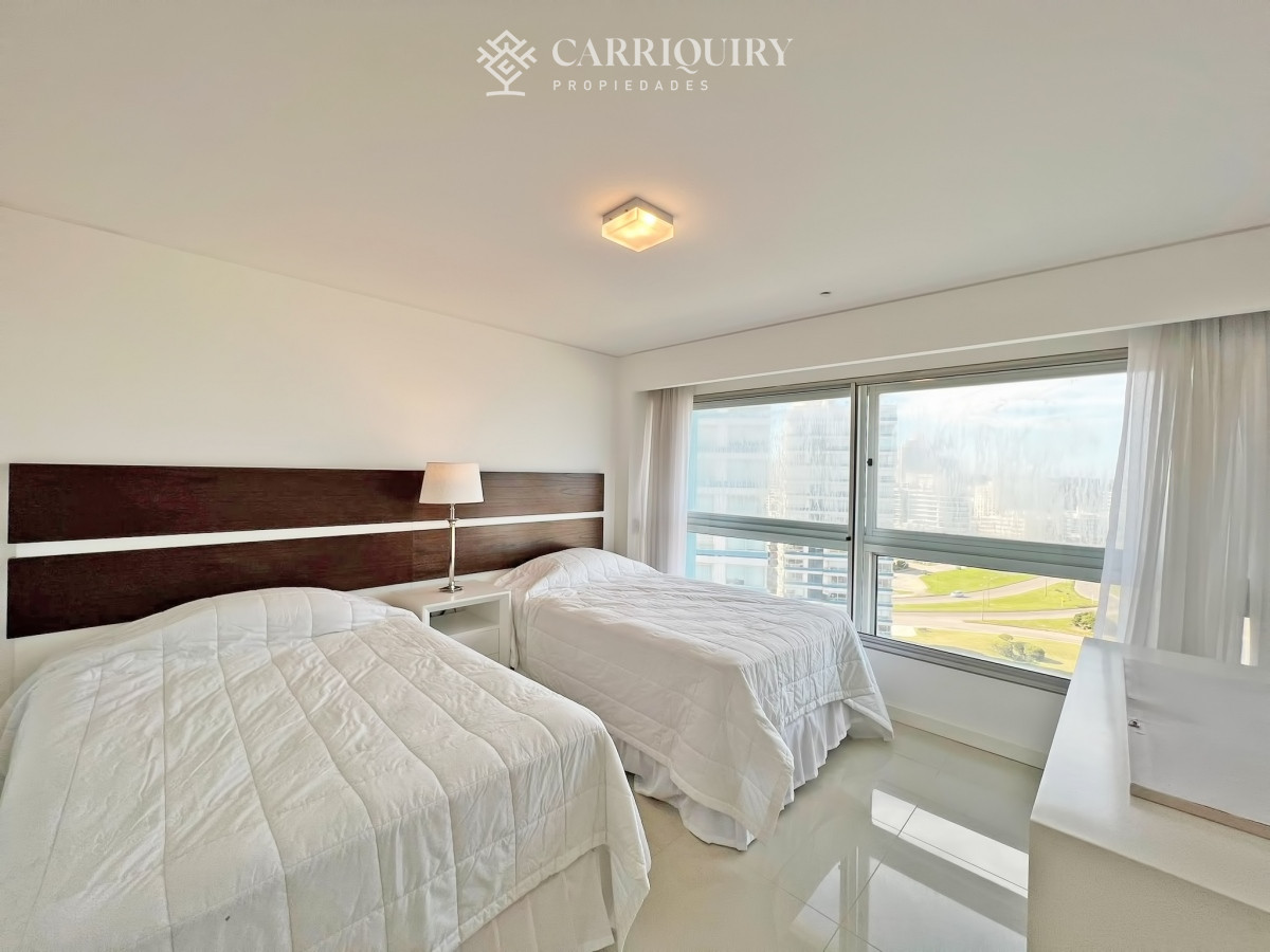 Apartamento ID.9438/Departamento-en-venta-en-Arenas-Blancas-con-vista-al-mar. - Frente al mar, reciclado en torre de gran categoría en venta 