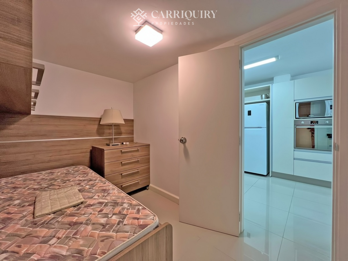 Apartamento ID.9438/Departamento-en-venta-en-Arenas-Blancas-con-vista-al-mar. - Frente al mar, reciclado en torre de gran categoría en venta 