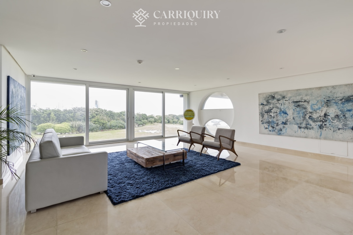 Apartamento ID.9438 - Frente al mar, reciclado en torre de gran categoría en venta 
