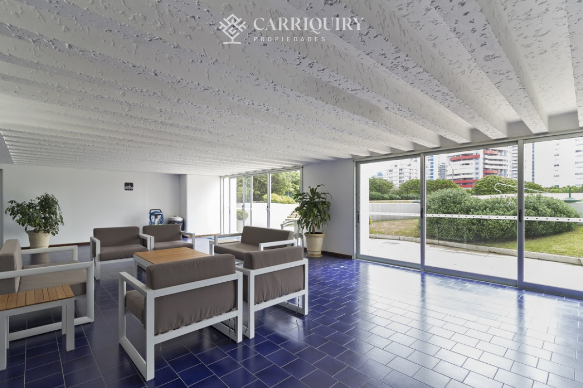 Apartamento ID.9438 - Frente al mar, reciclado en torre de gran categoría en venta 