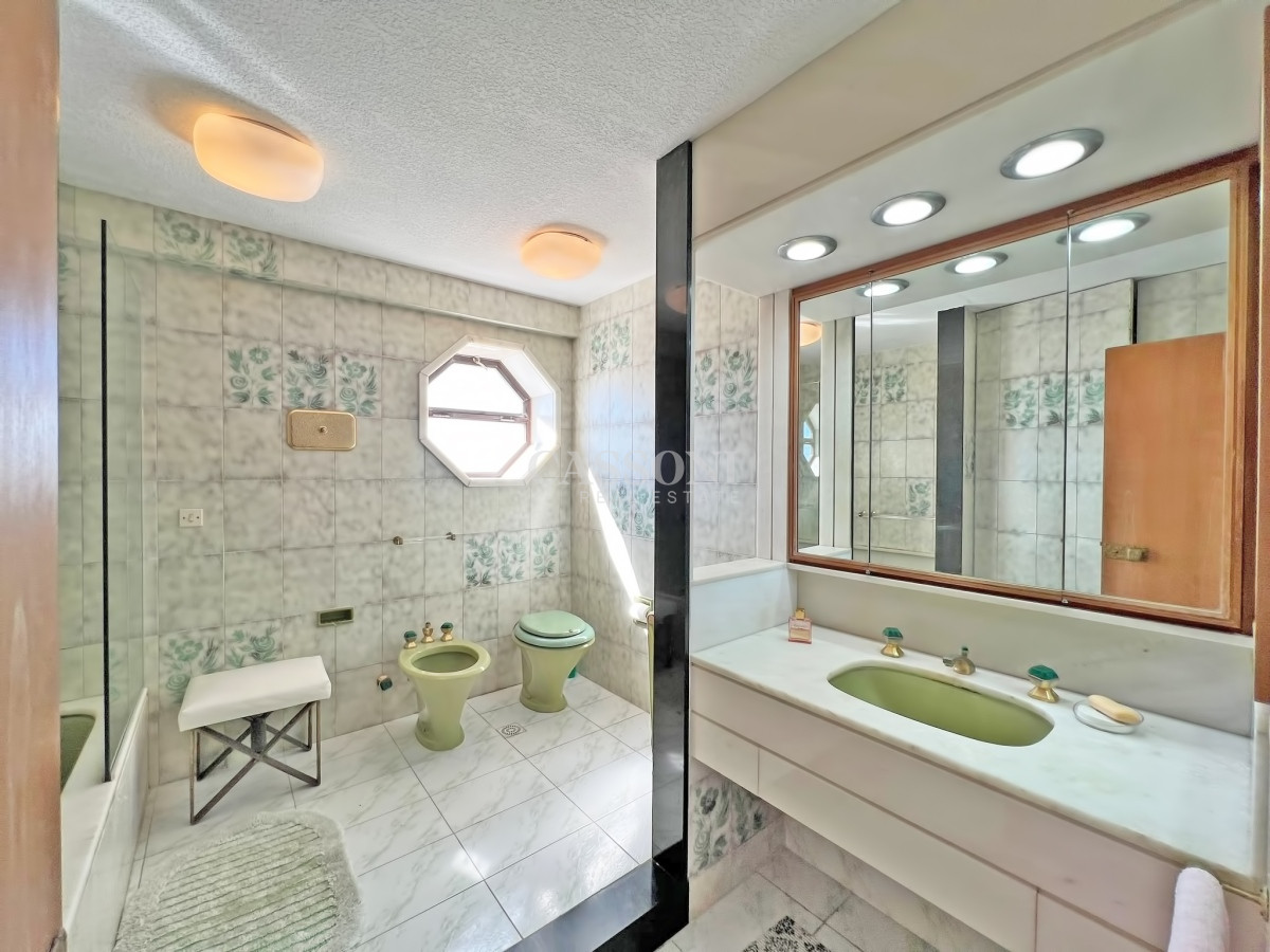 Apartamento ID.3192 - Apartamento en venta en Punta del Este, Tres dormitorios + servicio