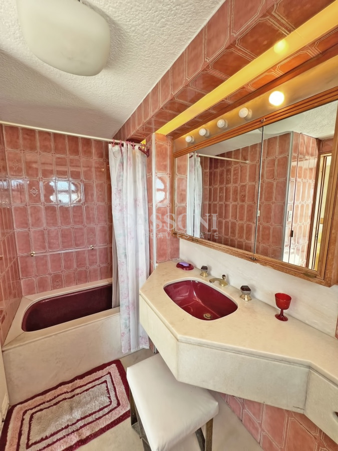 Apartamento ID.3192 - Apartamento en venta en Punta del Este, Tres dormitorios + servicio
