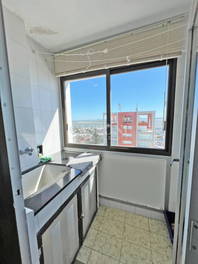 Apartamento ID.3192 - Apartamento en venta en Punta del Este, Tres dormitorios + servicio