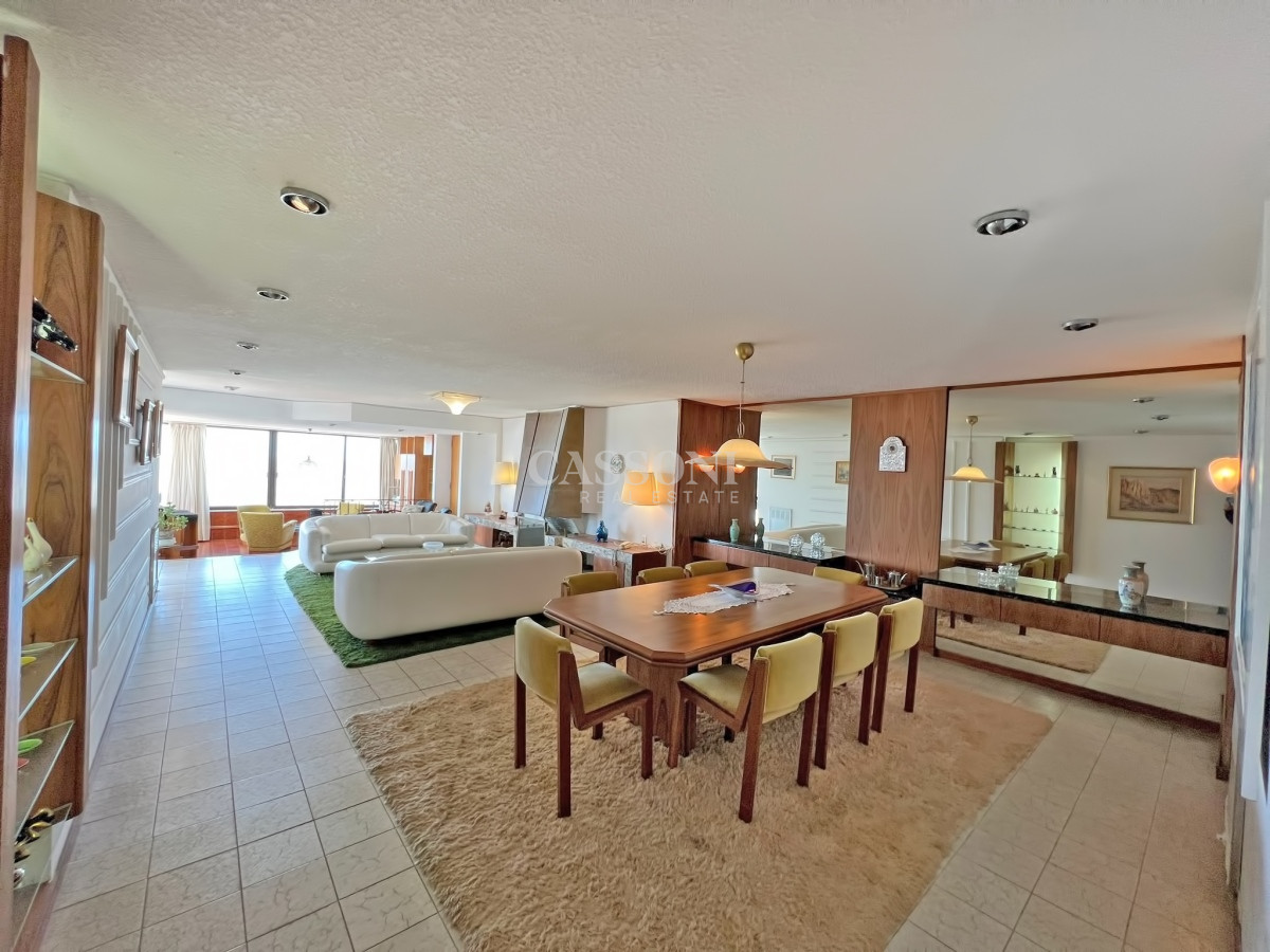 Apartamento ID.3192 - Apartamento en venta en Punta del Este, Tres dormitorios + servicio
