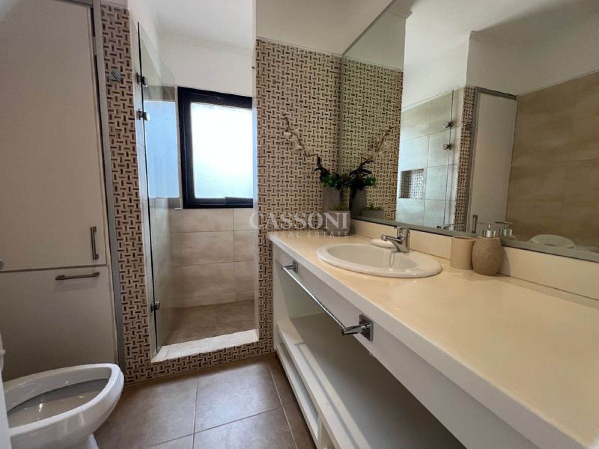 Casa ID.4170 - Alquiler anual y venta casa 2 dormitorios en Barrio privado
