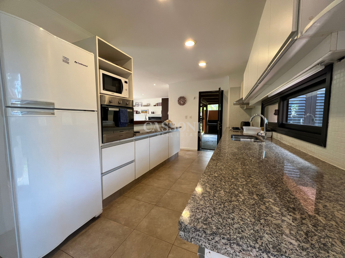 Casa ID.4170 - Alquiler anual y venta casa 2 dormitorios en Barrio privado