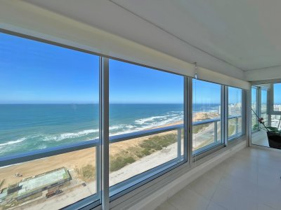 Piso alto en primeralinea del mar