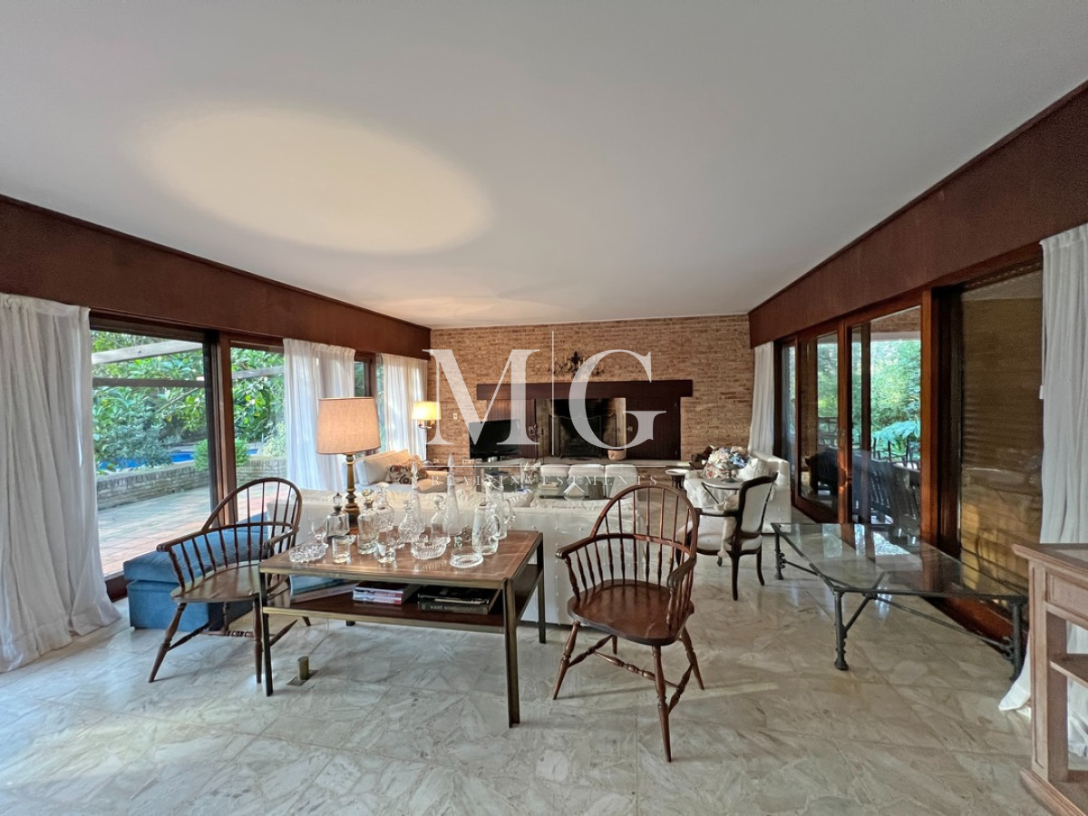 Casa ID.1125 - Residencia en venta ubicada en la mansa - Punta del Este