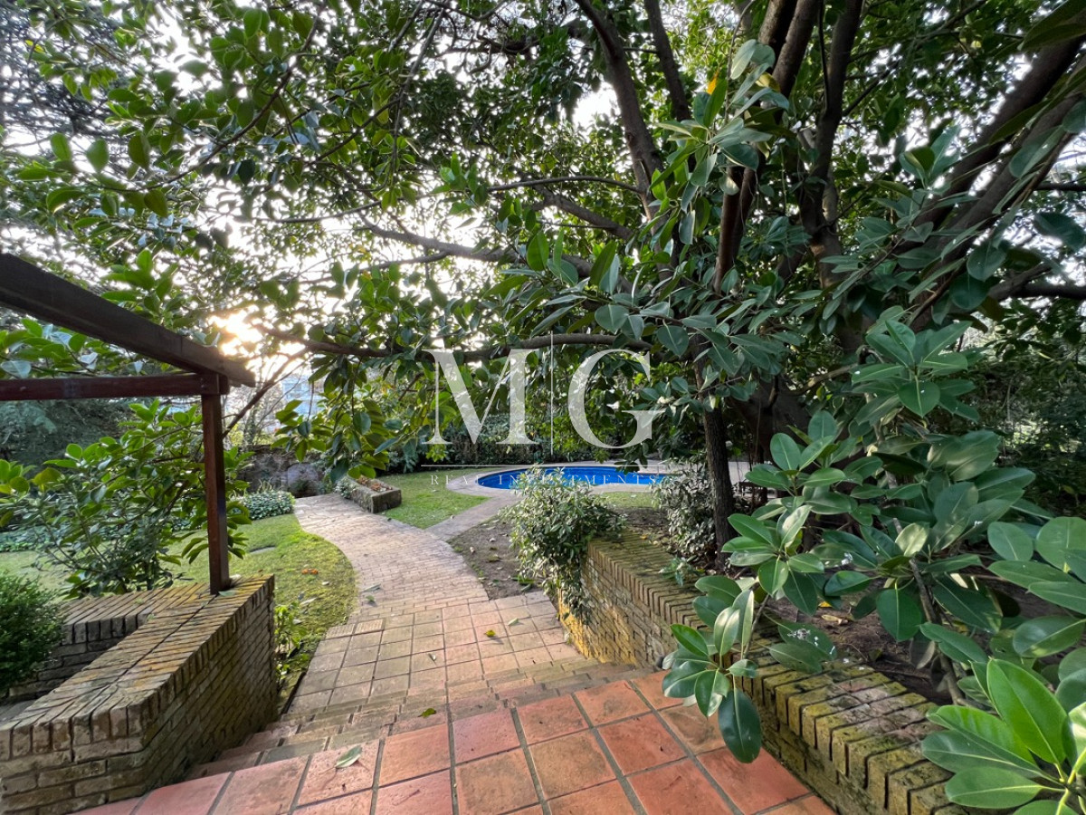 Casa ID.1125 - Residencia en venta ubicada en la mansa - Punta del Este