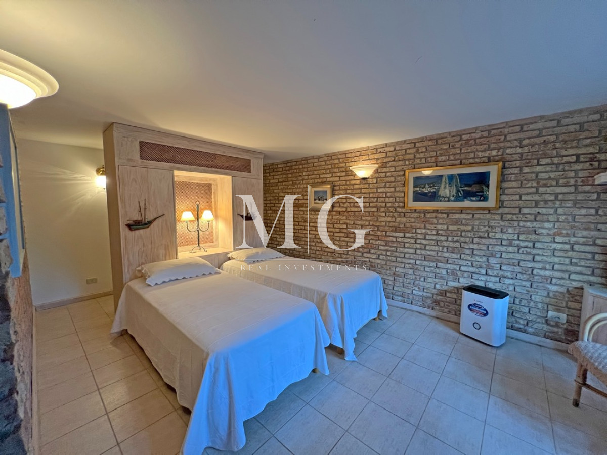 Casa ID.1125 - Residencia en venta ubicada en la mansa - Punta del Este