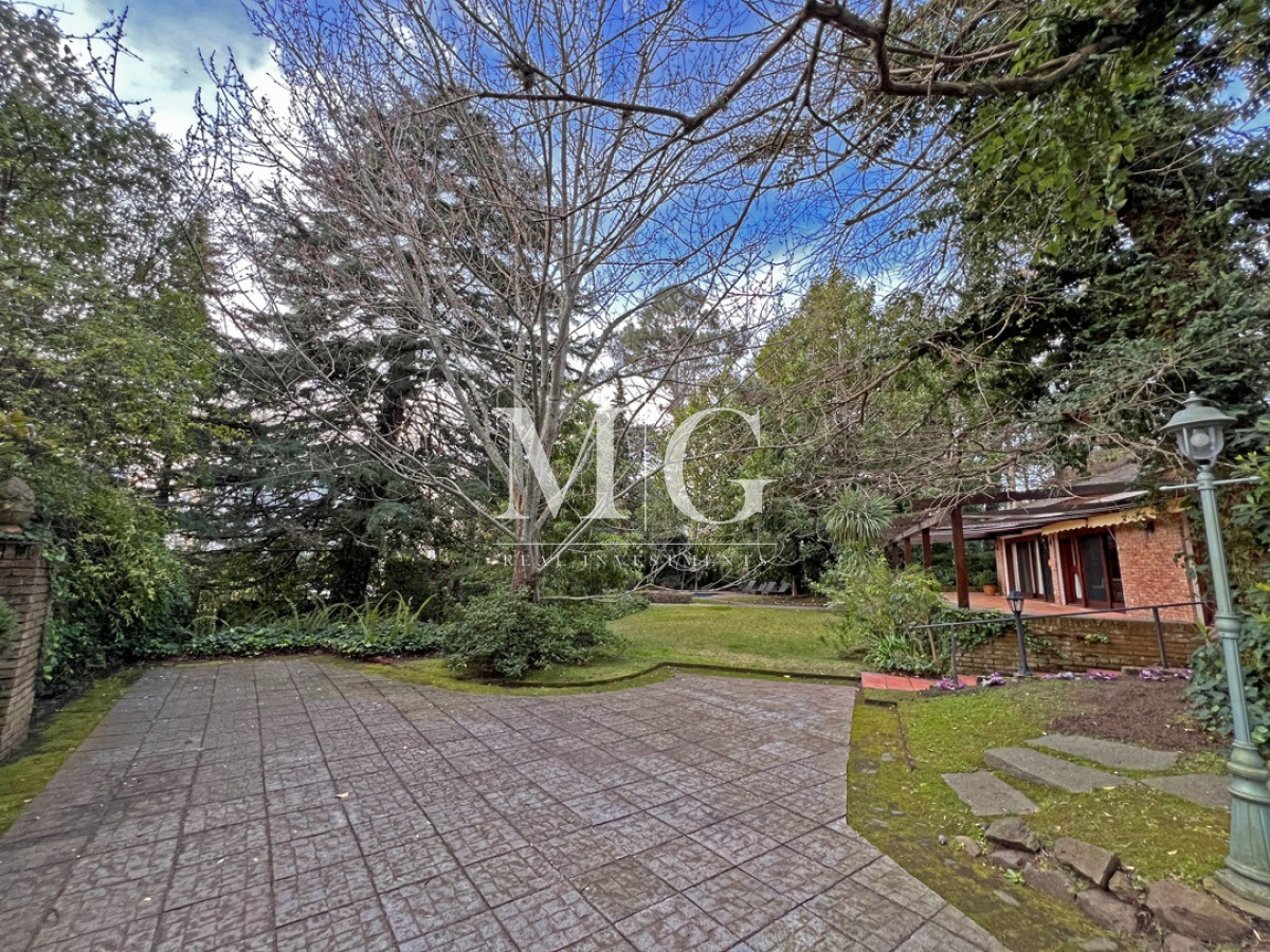 Casa ID.1125 - Residencia en venta ubicada en la mansa - Punta del Este