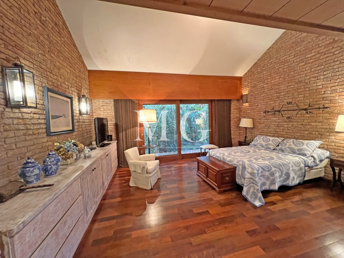 Casa ID.1125 - Residencia en venta ubicada en la mansa - Punta del Este