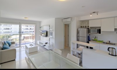 Rincon del Indio, Apartamento en Venta de 2 Dormitorios a Metros del Mar, Punta del Este